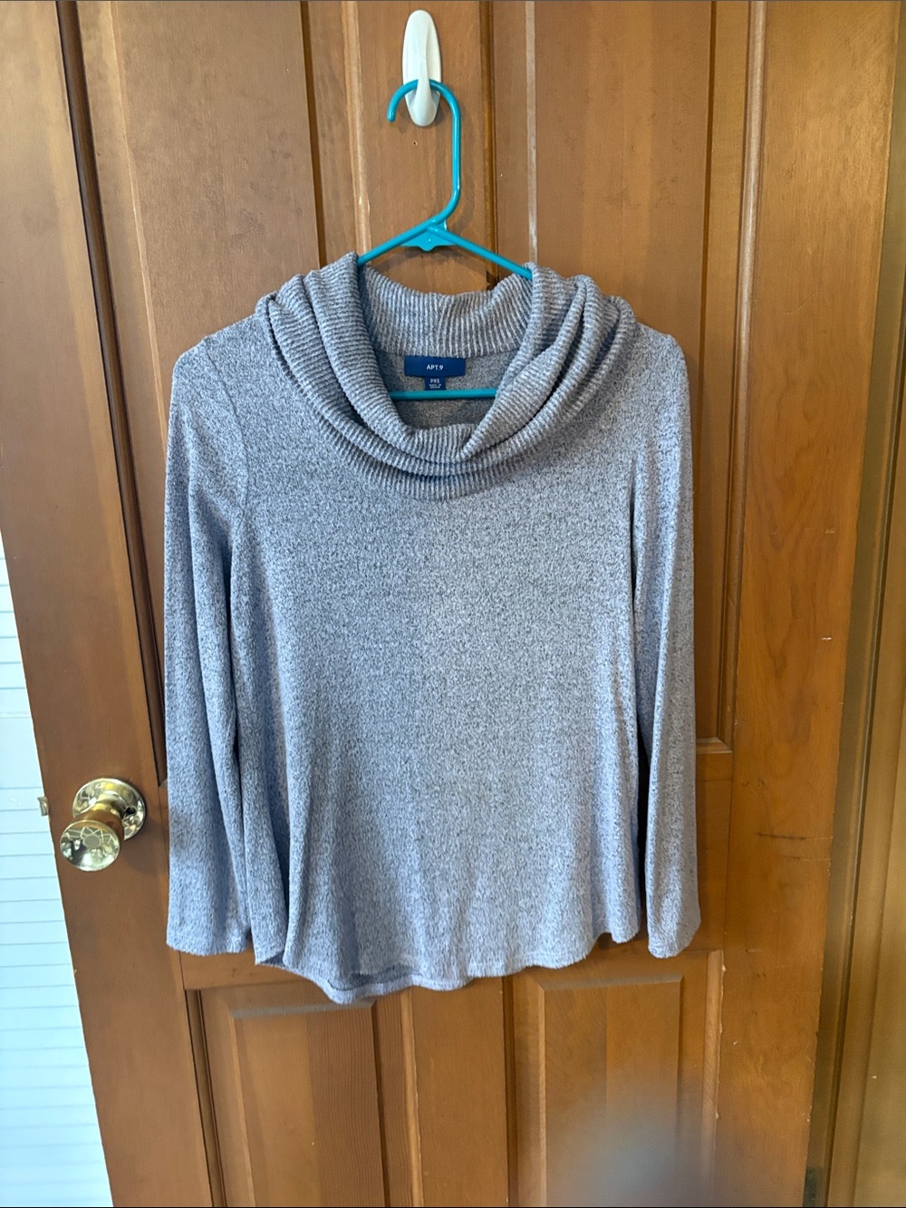 Apt. 9 Light Gray Cowl Neck Pullover Sweater